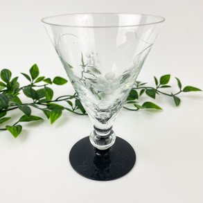 Rotweinglas mit schwarzem Fu - Lis, Holmegaard.