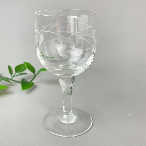 Vintage portvinsglas med drueklaser