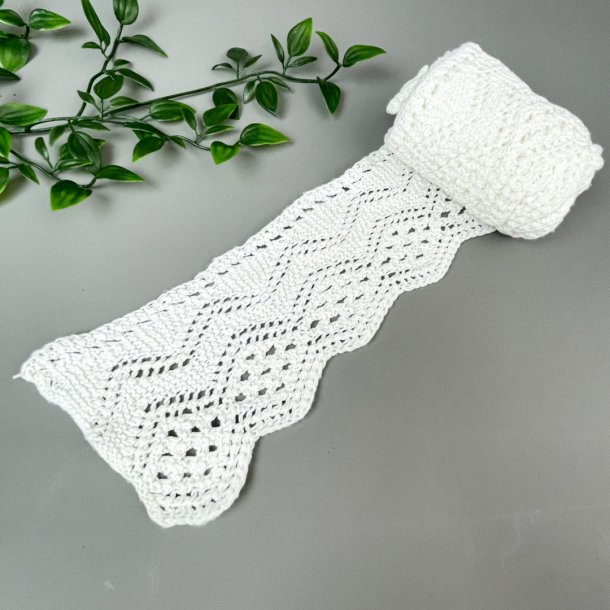 Hvid hklet blondekant