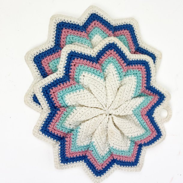 Smukke blomstrede retro grydelapper