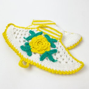 Gehkelte Retro-Topflappen mit Blume