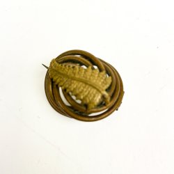 Dekorativ bladformet vintage broche