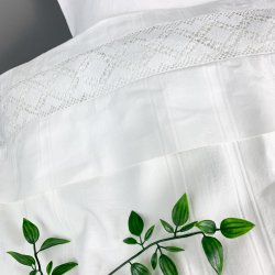 Hvid vintage babysenget�j med mellemv�rk