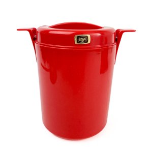 Roter Vintage-Eisk�bel