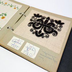 Sort vintage broderimappe