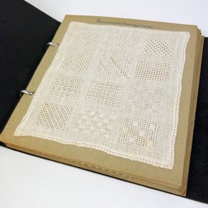 Sort vintage broderimappe
