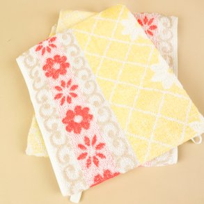 To gule vintage h�ndkl�der