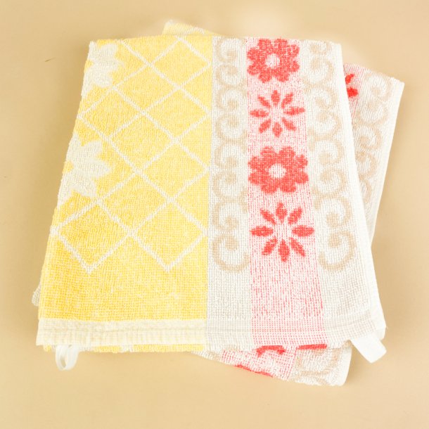 To gule vintage h�ndkl�der