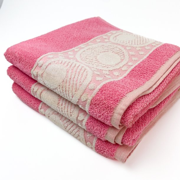 Tre pink vintage hndklder med bort