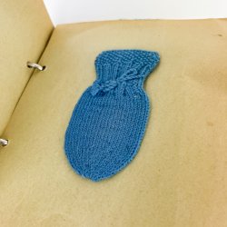 Vintage h�ndarbejdsl�rens strikkemappe