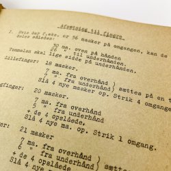 Vintage h�ndarbejdsl�rens strikkemappe