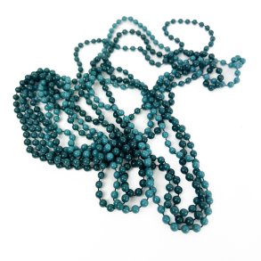 Tre gr�nne vintage perlek�der