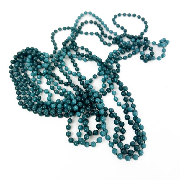 Tre gr�nne vintage perlek�der