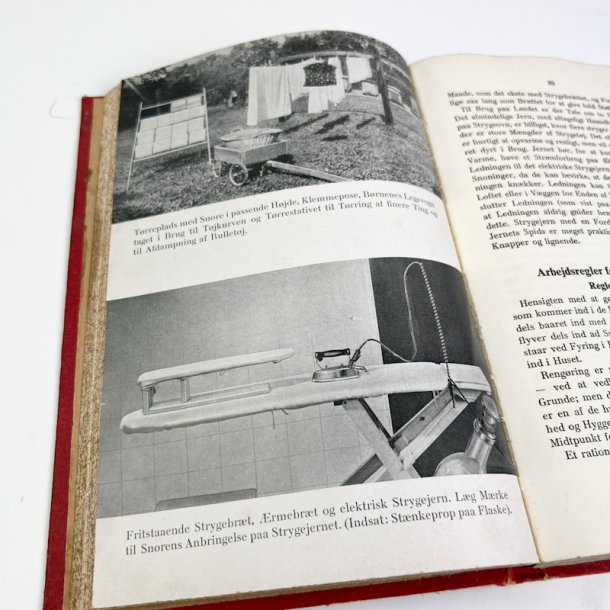 Husholdning paa Landet bog fra 1945