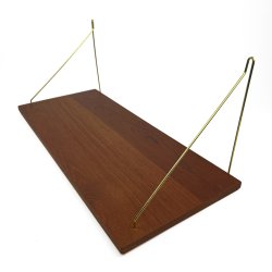Vintage teaktr�shylde med messingbeslag 30 x 72 cm 