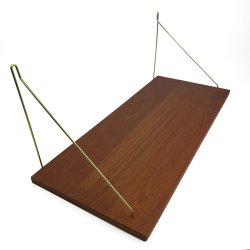 Vintage teaktr�shylde med messingbeslag 30 x 72 cm 