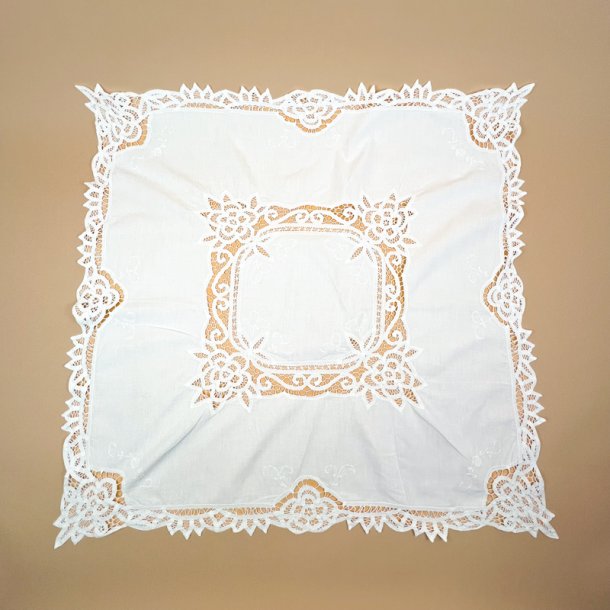 Smuk hvid retro lysedug med blonde � 80 x 80 cm