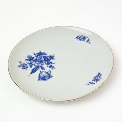 Vintage kagetallerken med bl blomster