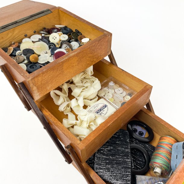 Vintage Nhkasten aus Holz