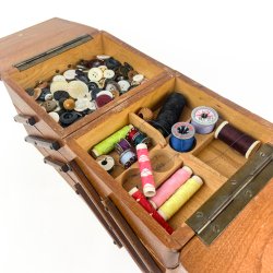 Vintage Nhkasten aus Holz