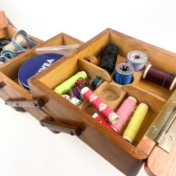 Vintage Nhkasten aus Holz