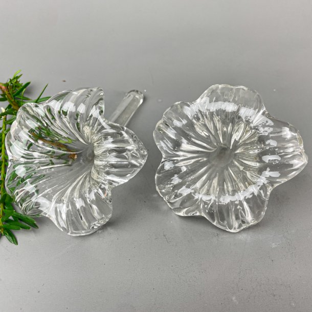 To vintage glasblomster