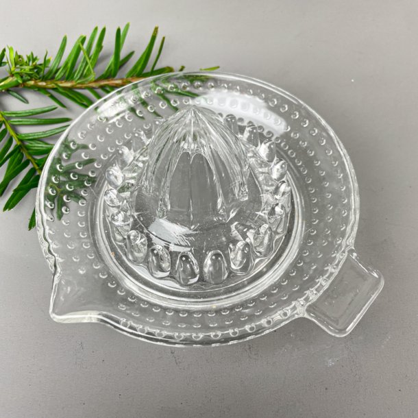 Klarer Retro-Zitronenpresser