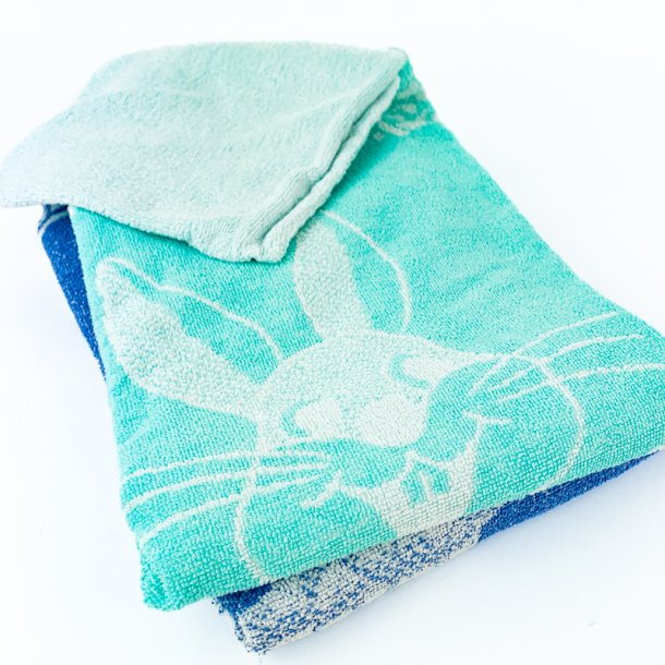 To vintage baby hndklder med htte