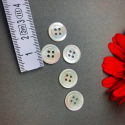 Fem vintage perlemorsknapper, natur - 12 mm