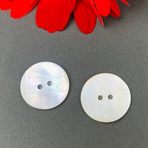 Zwei Vintage Perlmuttknpfe, natur - 18 mm