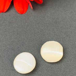 Zwei Vintage Perlmuttknpfe, natur - 10 mm