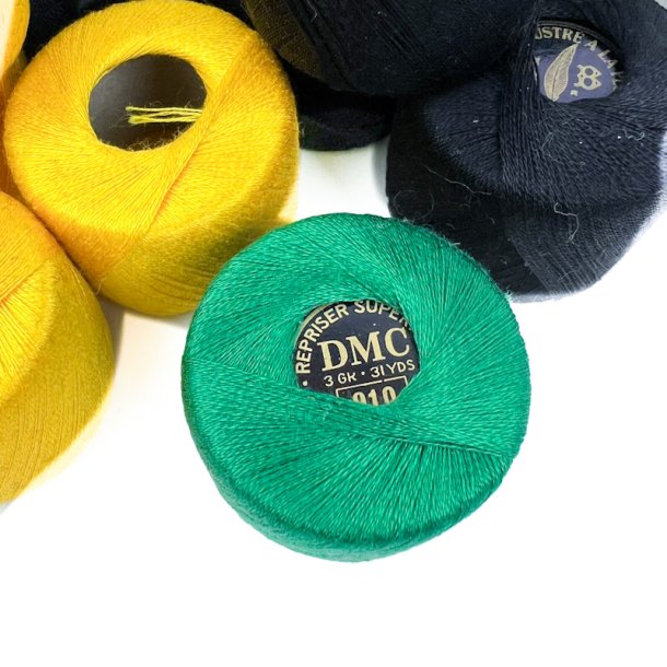 Tyve vintage DMC kniplegarn