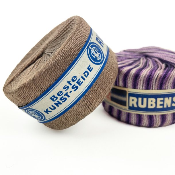 To ruller vintage kunstsilke