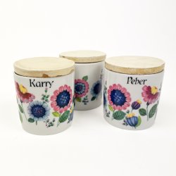 Blomstret retro k�kkens�t