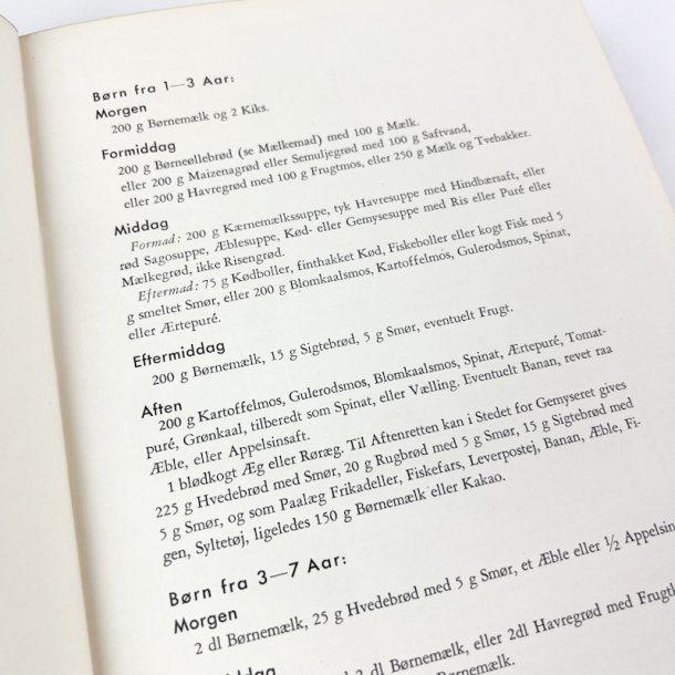 Den Gyldne Kogebog - 1946