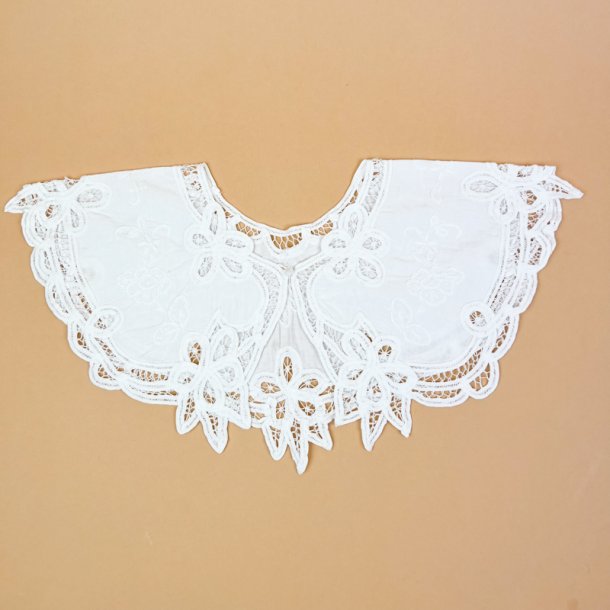 Hvid vintage blondekrave