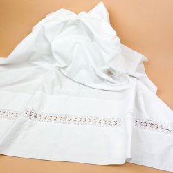 Hvid vintage pyntelagen med mellemv�rk