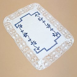 Lille vintage bakkeserviet med bl� broderi