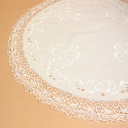 Smuk broderet vintage lysedug