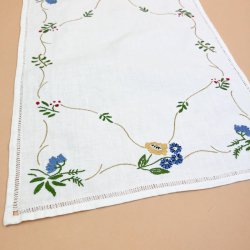 Blomstret vintage broderet lysedug
