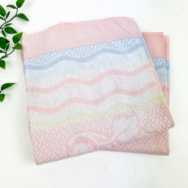 To pastelfarvede vintage h�ndkl�der