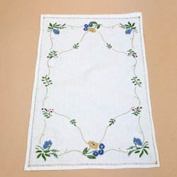 Blomstret vintage broderet lysedug