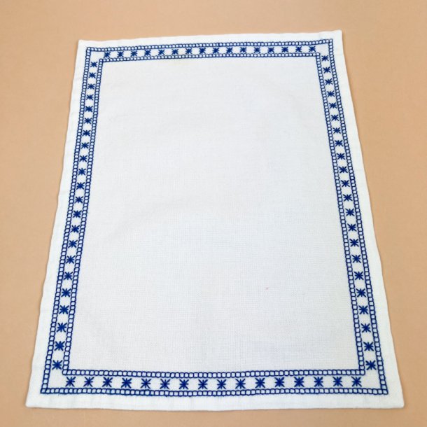 Bl�broderet vintage bakkeserviet