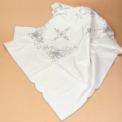 Smuk broderet vintage dug 120 cm