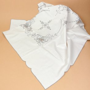 Smuk broderet vintage dug 120 cm