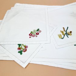 Fire vintage d�kkeservietter med mundservietter