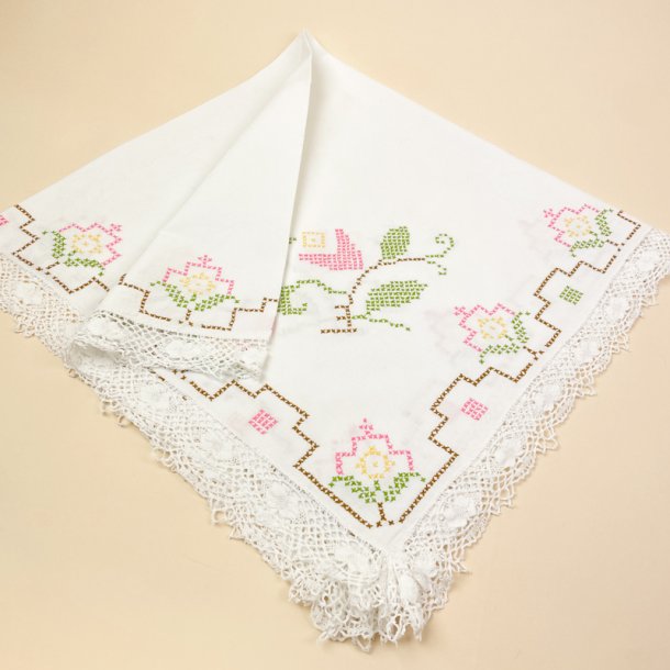 Blomsterbroderet vintage dug 90x90 cm