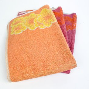 Tre orange-pink retro g�steh�ndkl�der
