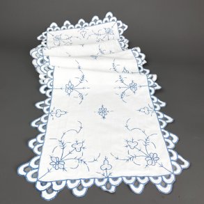 Weie Retro-Tischluferin mit blauer Stickerei  130 cm