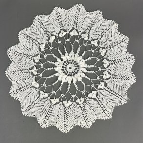 Hvid vintage h�klet lysedug